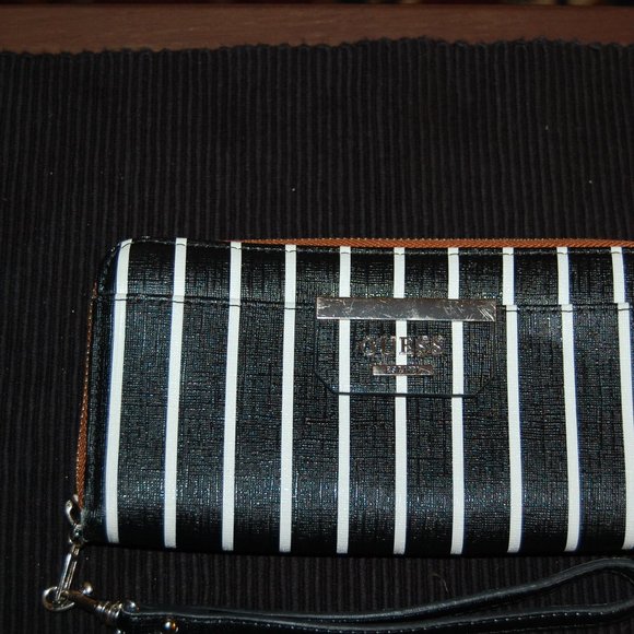 Guess Black & White Striped Wristlet  W/ Multiple Pockets  8 1/2" x 4 1/2" - Picture 1 of 14